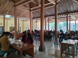 PEMBAGIAN INSENTIF KADER POSYANDU